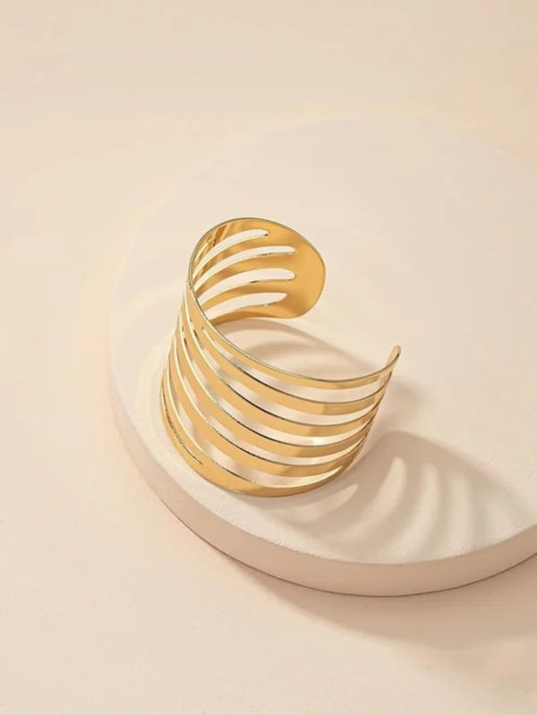 Chic Gold Multi-Layer Cuff Bracelet — a bold yet minimalist statement accessory designed to add instant elegance and modern luxury to every outfit.